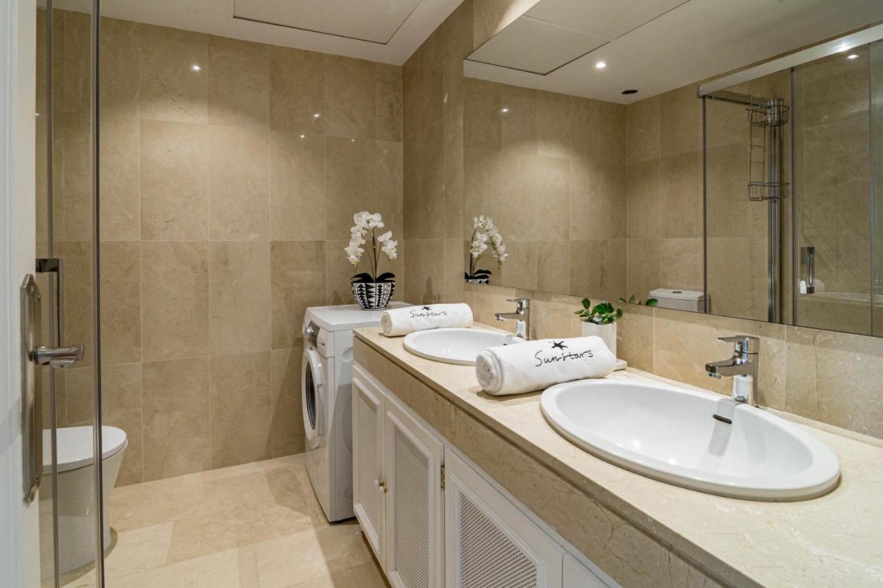 Captivating Coastal Townhouse In Aloha Pueblo With Amazing Mountain Views Сasa de vacaciones